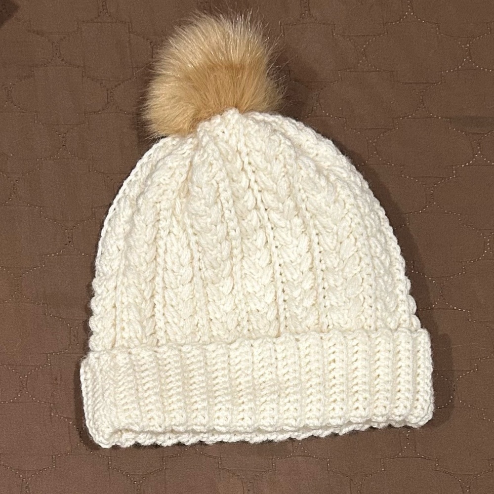Hand crocheted hat, adult, large. Color Ivory. NEW